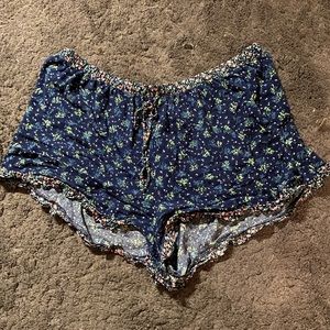 Floral flowy shorts